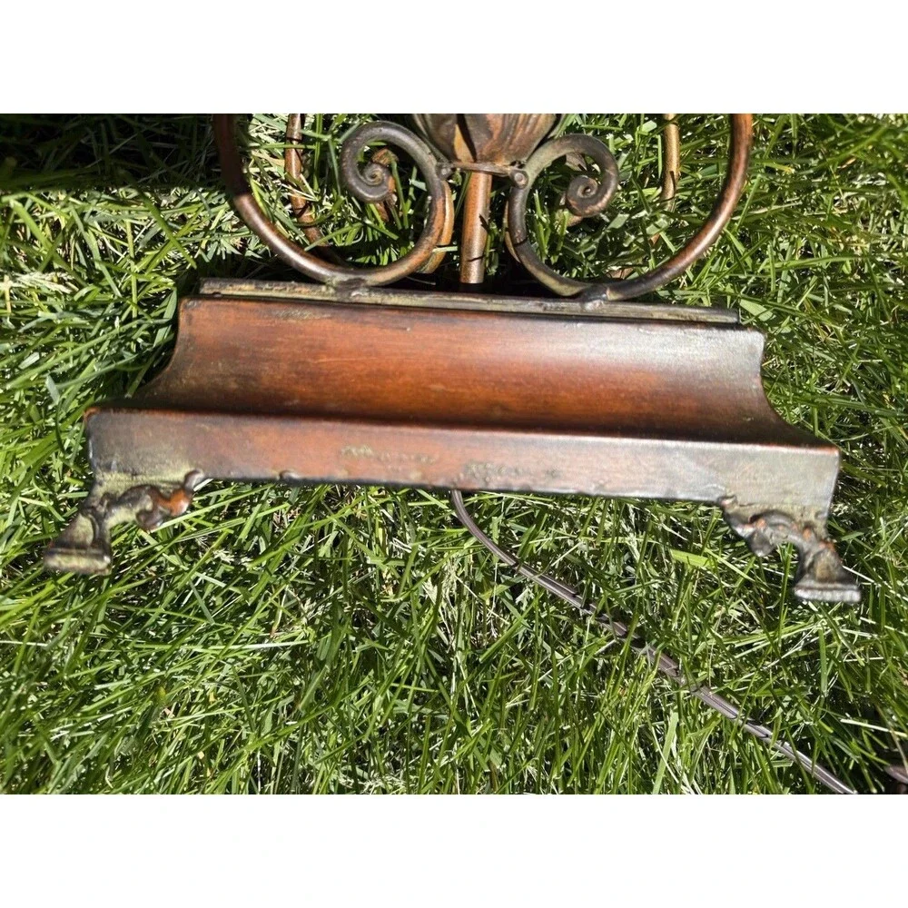 VTG 50th Traditional Table Lamb Metal Royal Base Ornate Scrollwork Bill Head 38”